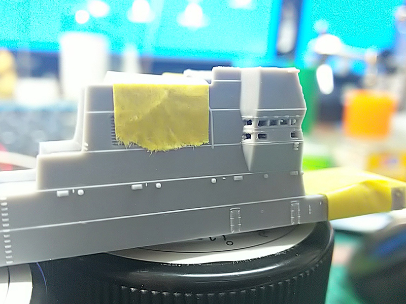 DDH-182護衛艦いせ艦橋電飾窓穴あけ工作