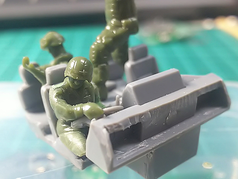 陸上自衛隊軽装甲機動車自衛隊員ドライバー