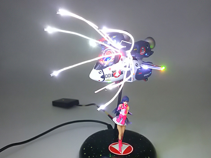 マクロス VF-1Jたまごひこーき 完成2 電飾模型
