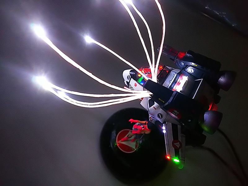 マクロス VF-1Jたまごひこーき 完成5 翼端灯