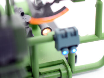 ガンプラくん量産ザクヒートホーク、バズーカ、バーニアLED電飾完成
